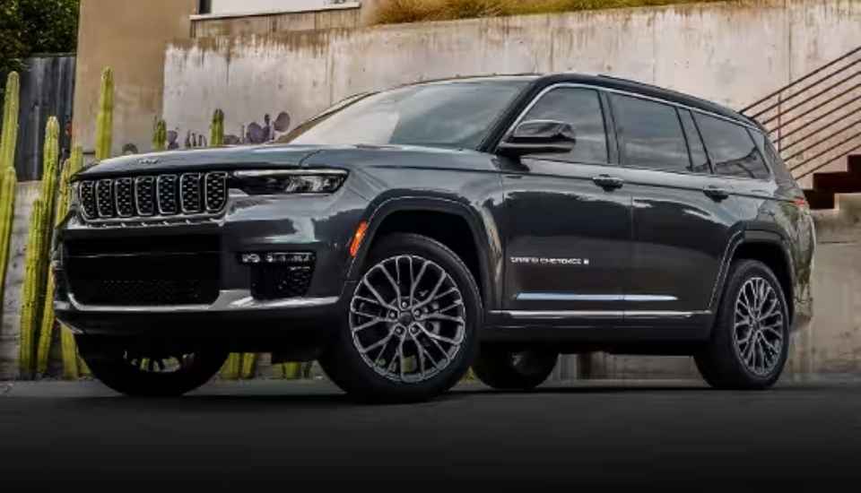 Recall Alert: 2021-2023 Jeep Grand Cherokees Recalled for Suspension ...