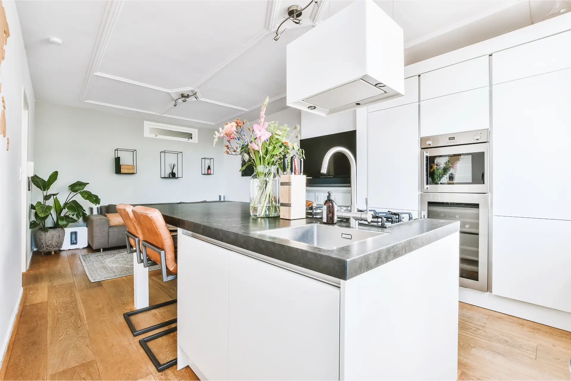 Kitchen with a central island and bar seating