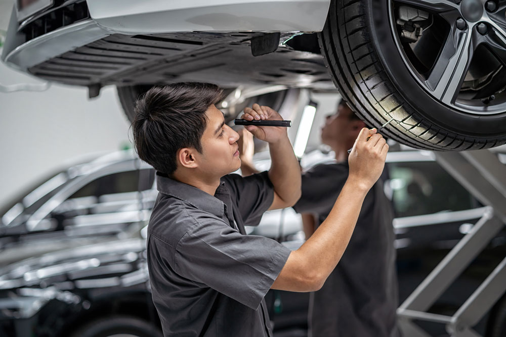 Repair & Service Your Trucks