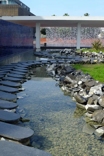Relaxing natural stone stream feature