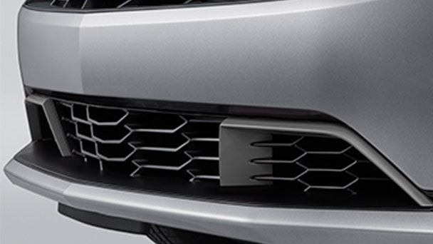 LS/LT Black lower grille with Silver-painted inserts, second generation