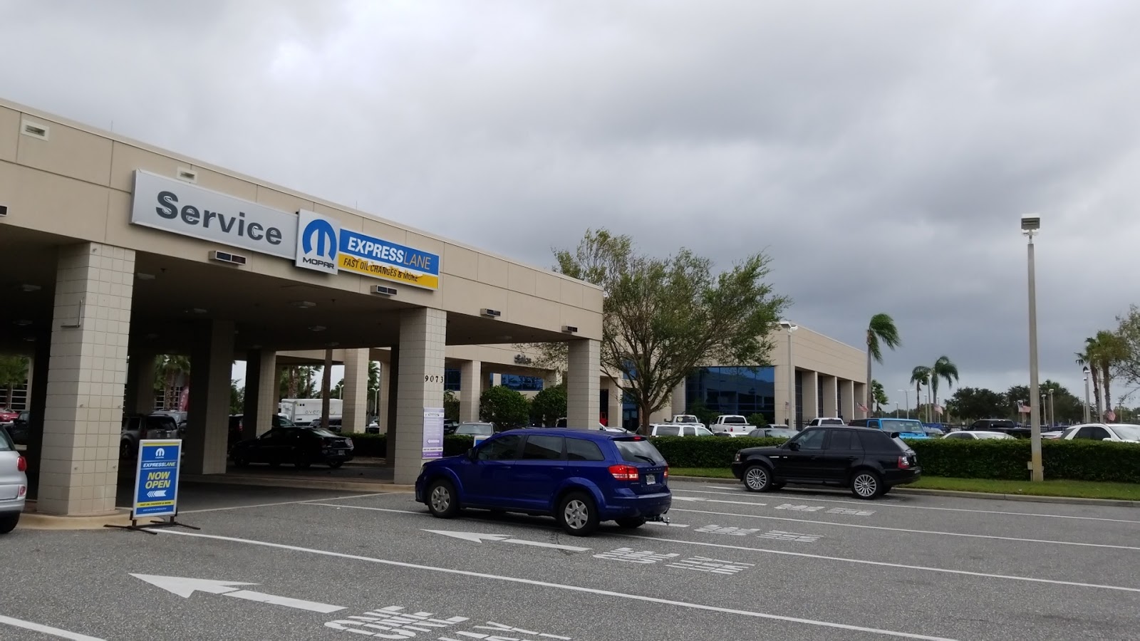 Chrysler PreOwned Dealer Locator Find Nearby Chrysler Dealership in