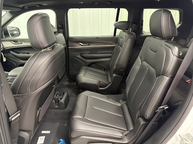 2025 Jeep Grand Cherokee L Limited - Photo 13