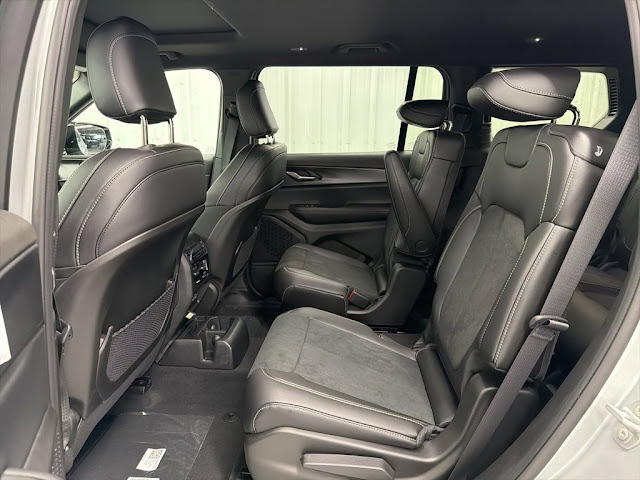2025 Jeep Grand Cherokee L Altitude - Photo 11
