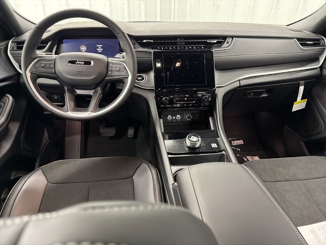 2025 Jeep Grand Cherokee L Altitude - Photo 15