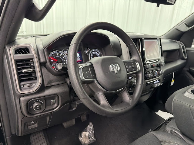 2026 RAM 1500 Express - Photo 16