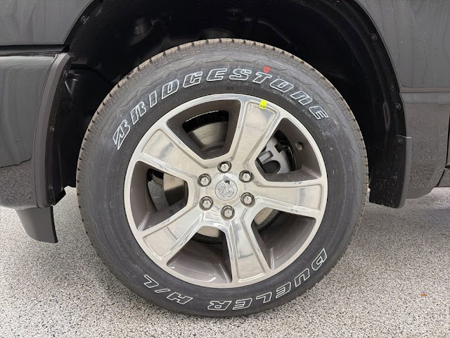 2026 RAM 1500 Express - Photo 9
