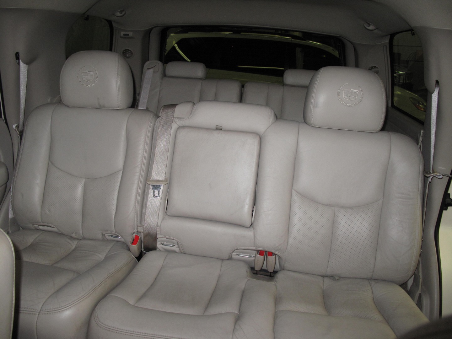 2003 Cadillac Escalade Base - Photo 28