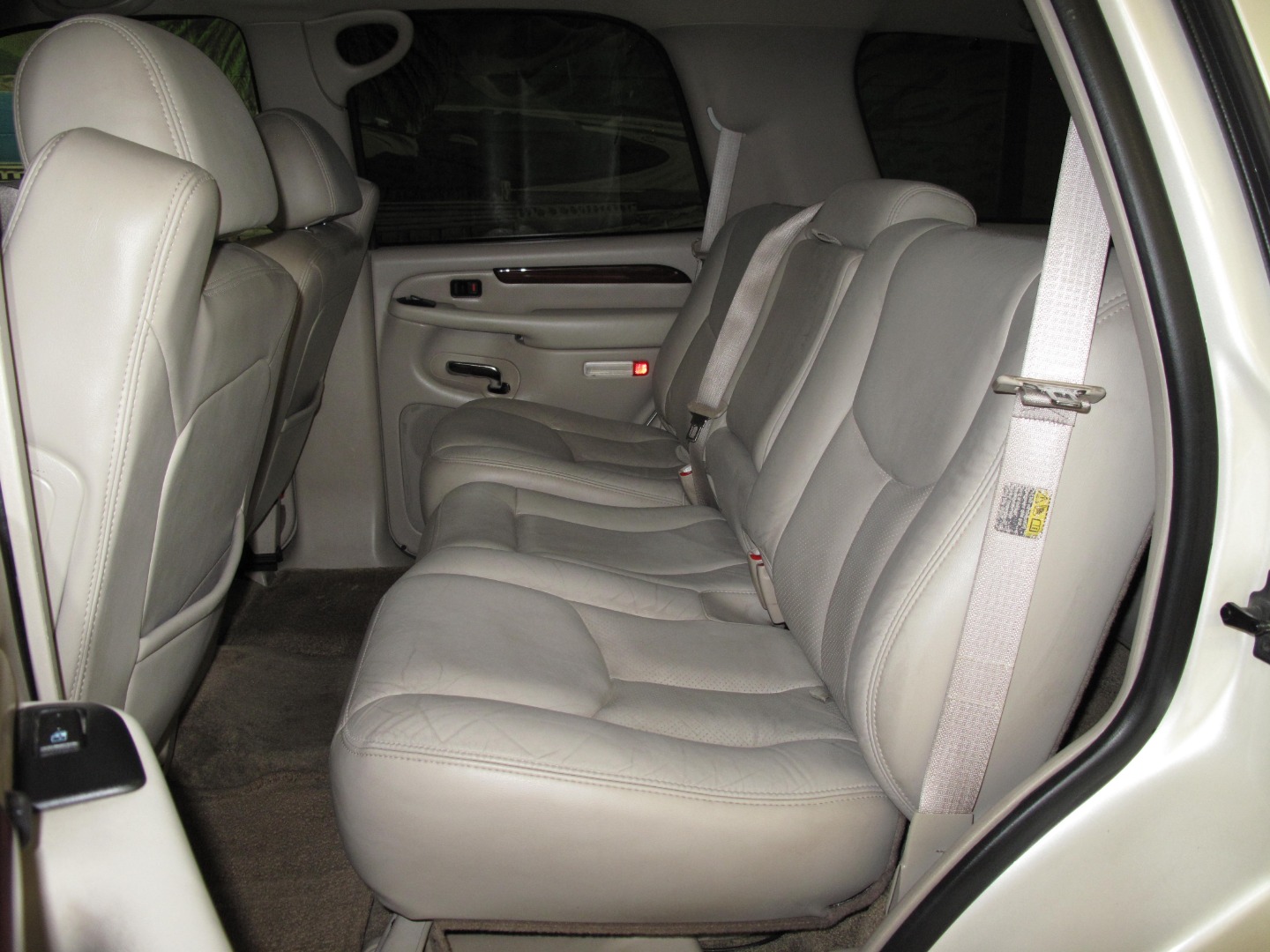 2003 Cadillac Escalade Base - Photo 12