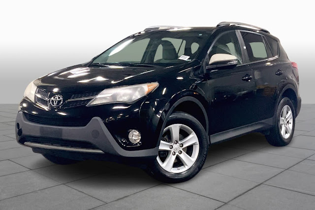 Used 2013 Toyota Rav4 Xle for sale in Danvers at $11897 #2T3RFREV1DW045920