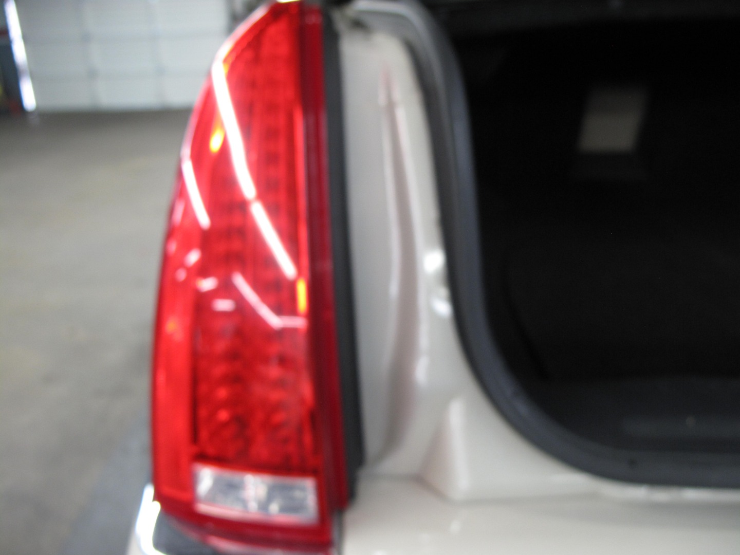2010 Cadillac DTS Base - Photo 44