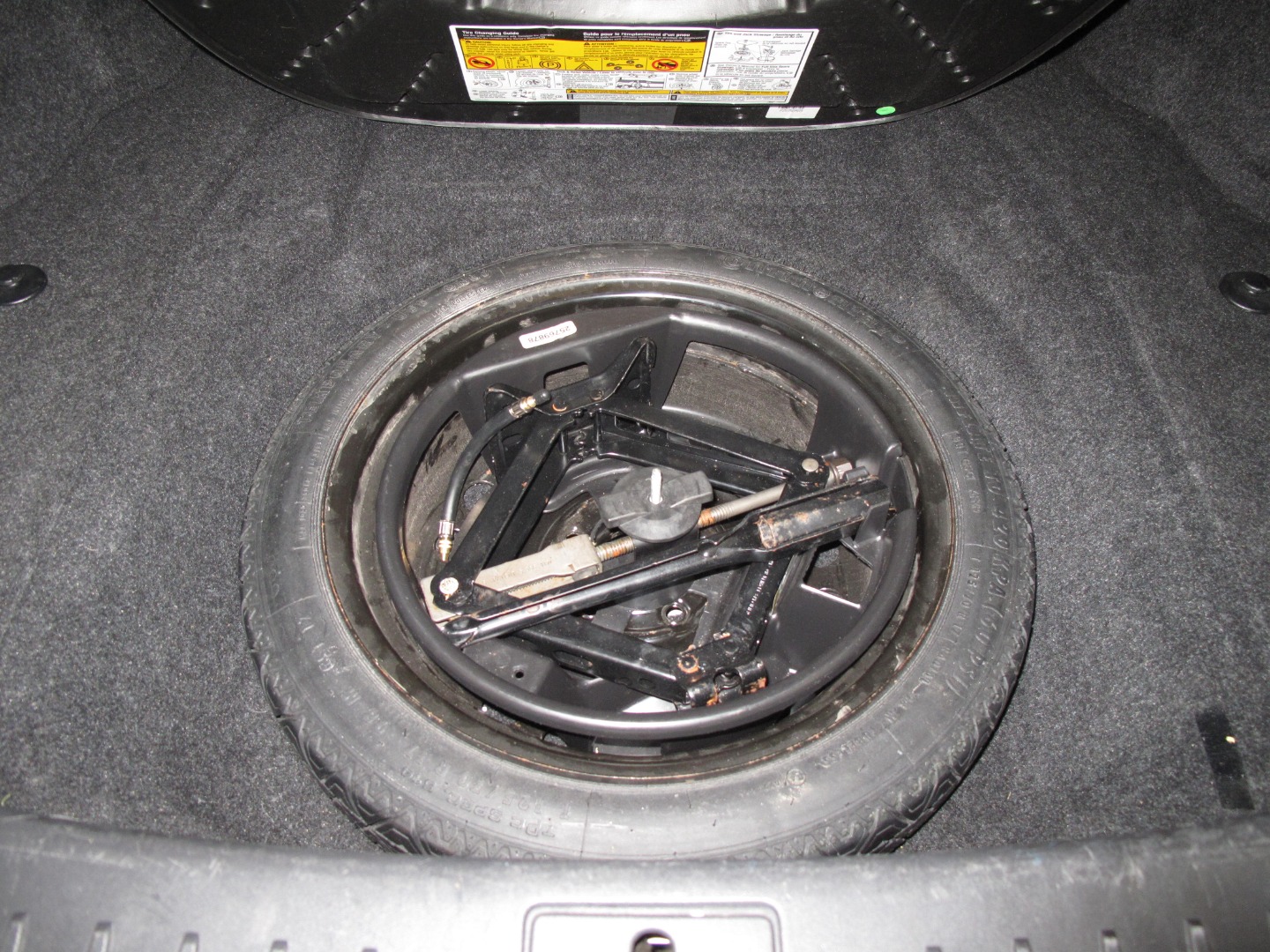 2010 Cadillac DTS Base - Photo 26