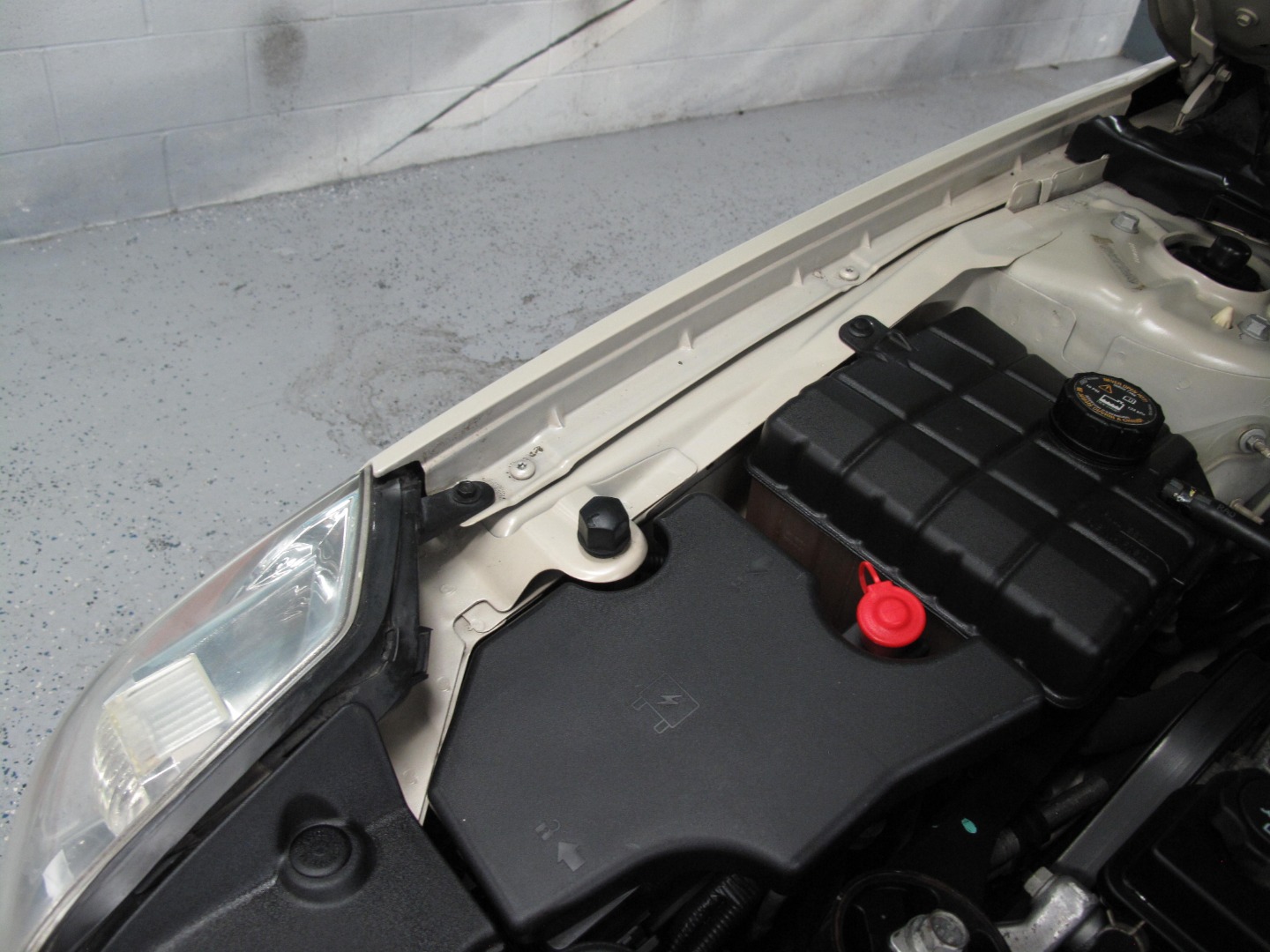 2010 Cadillac DTS Base - Photo 49