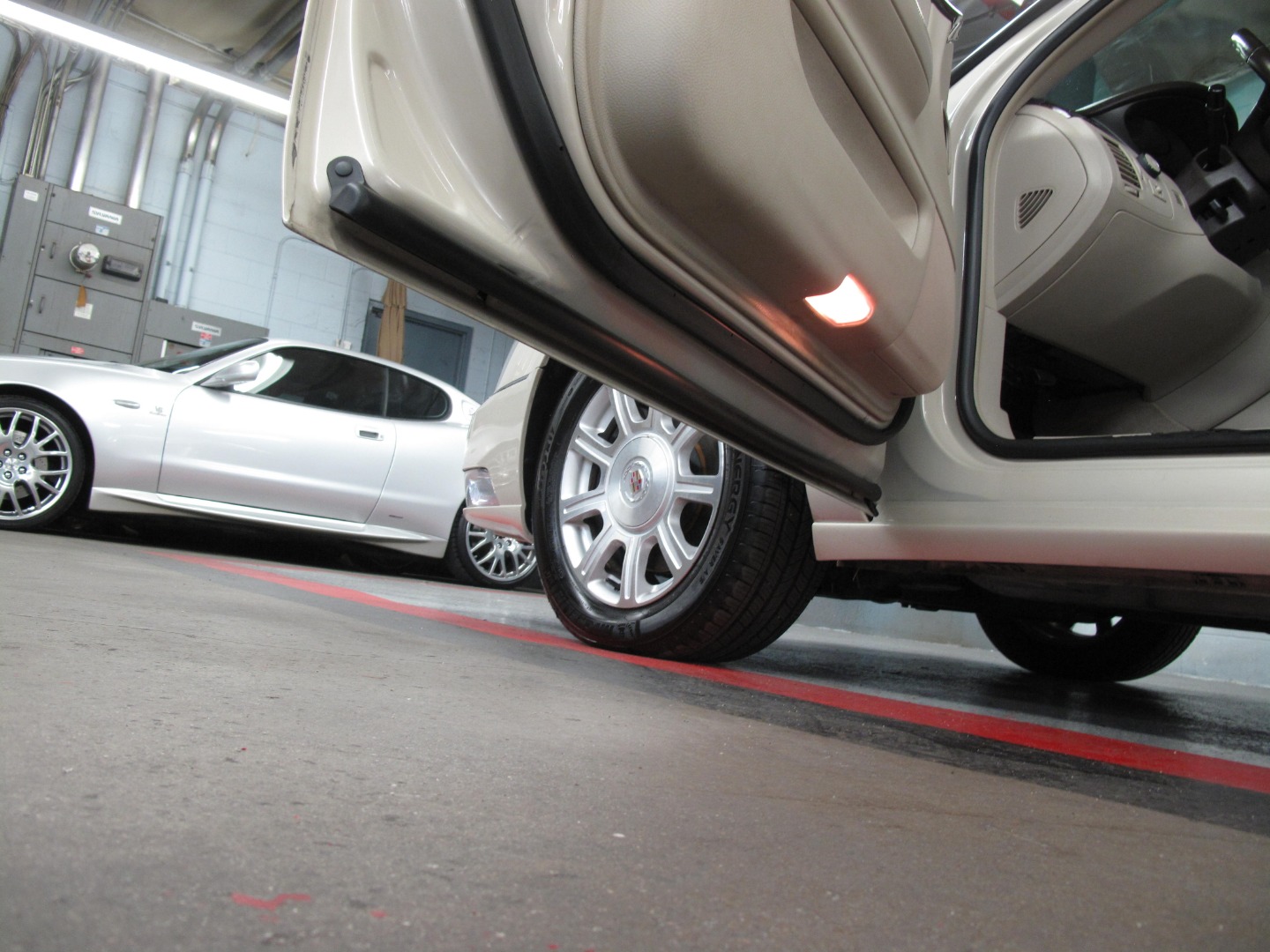 2010 Cadillac DTS Base - Photo 75