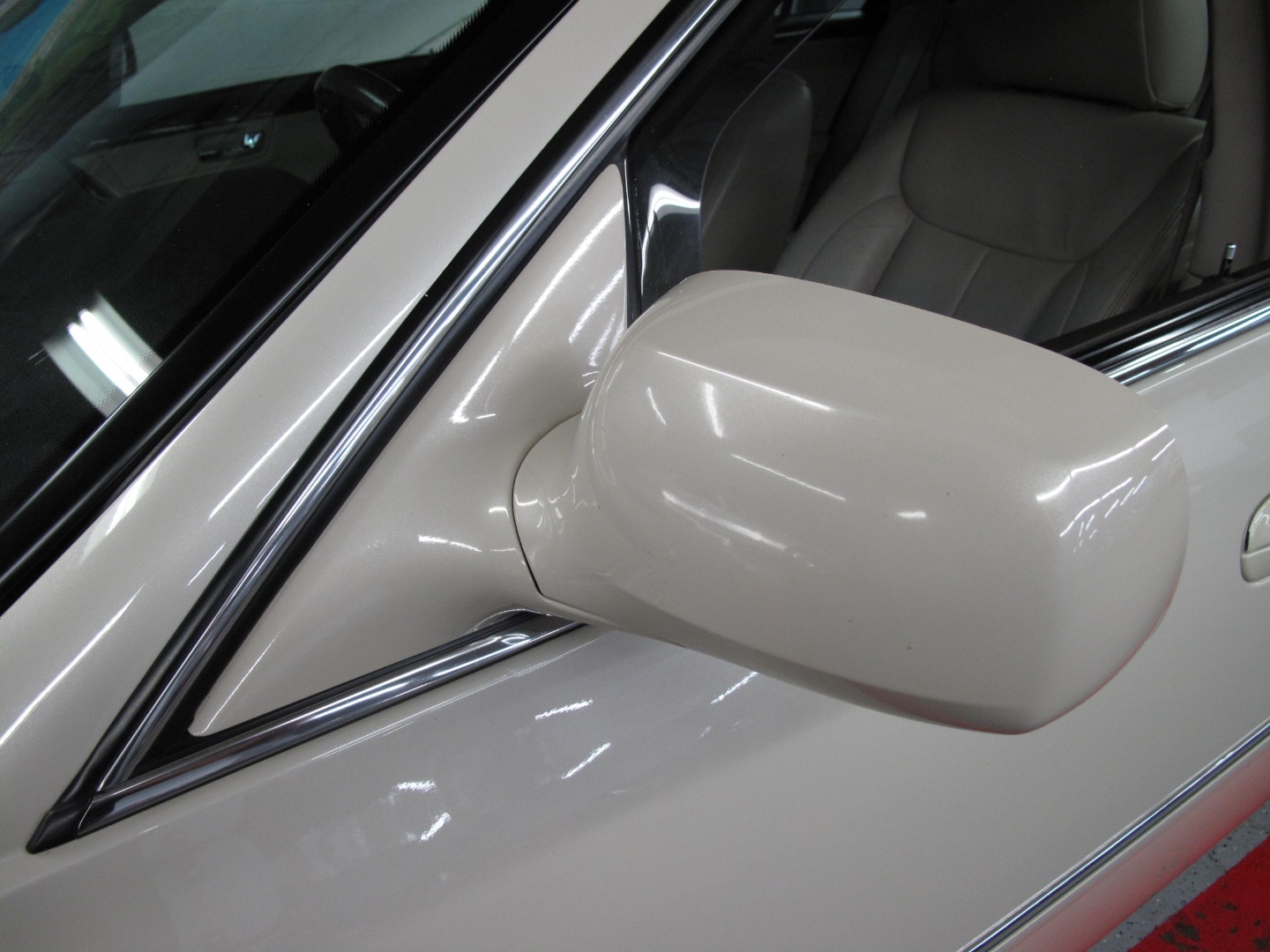 2010 Cadillac DTS Base - Photo 39