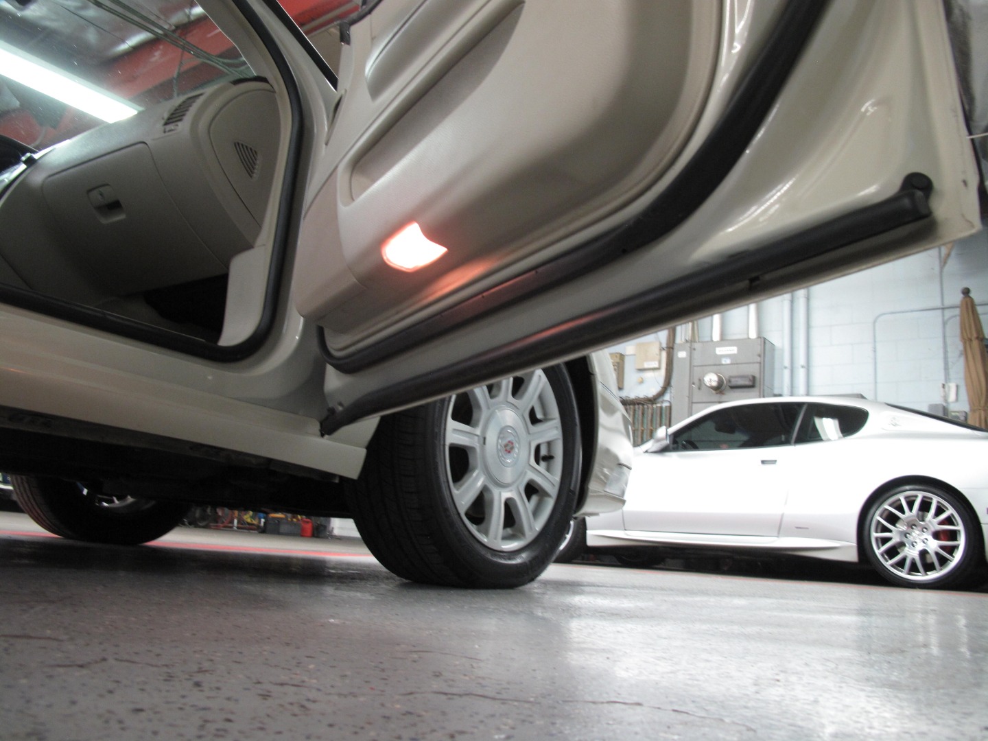 2010 Cadillac DTS Base - Photo 84