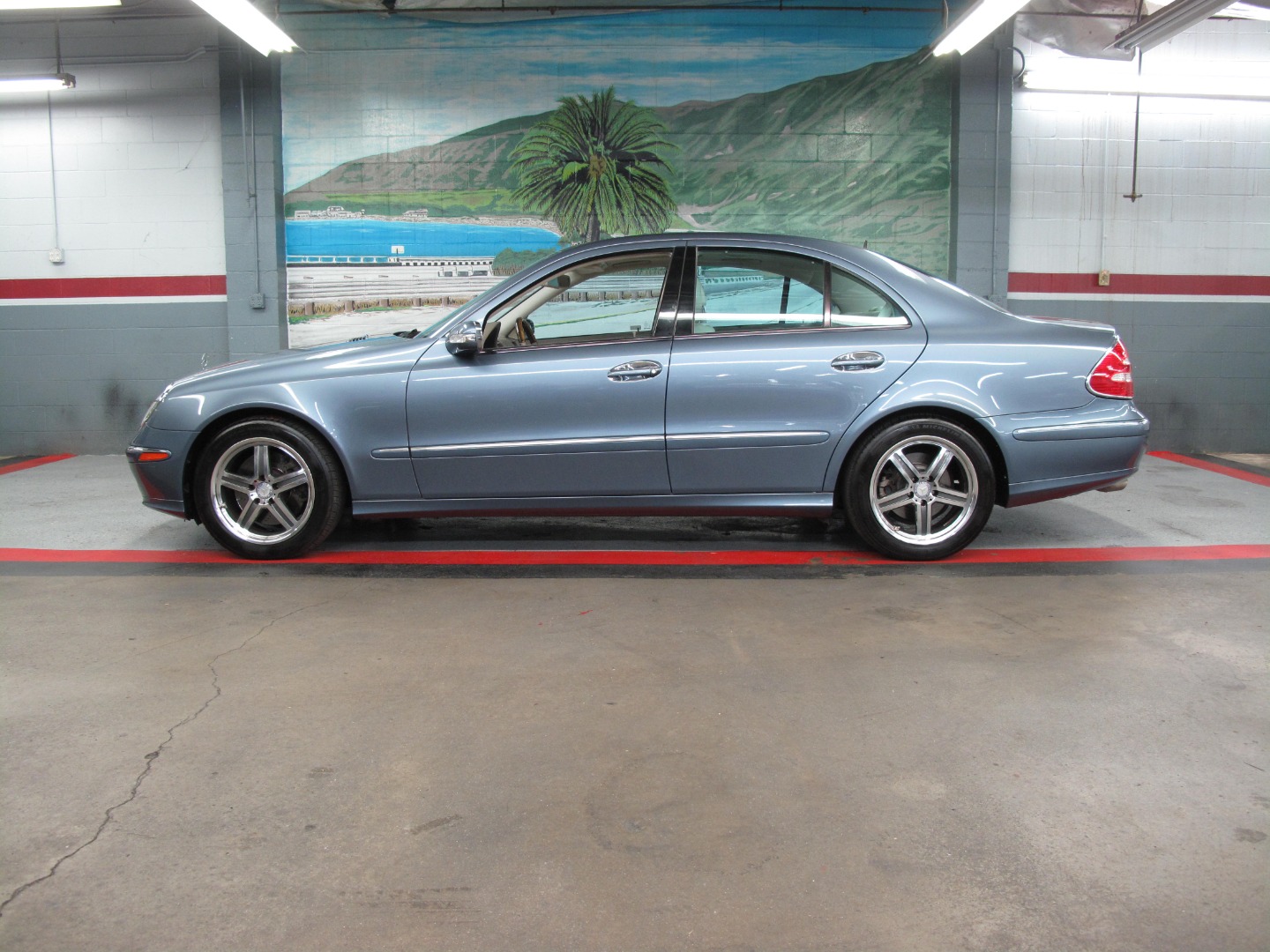 2005 Mercedes-Benz E-Class's photo