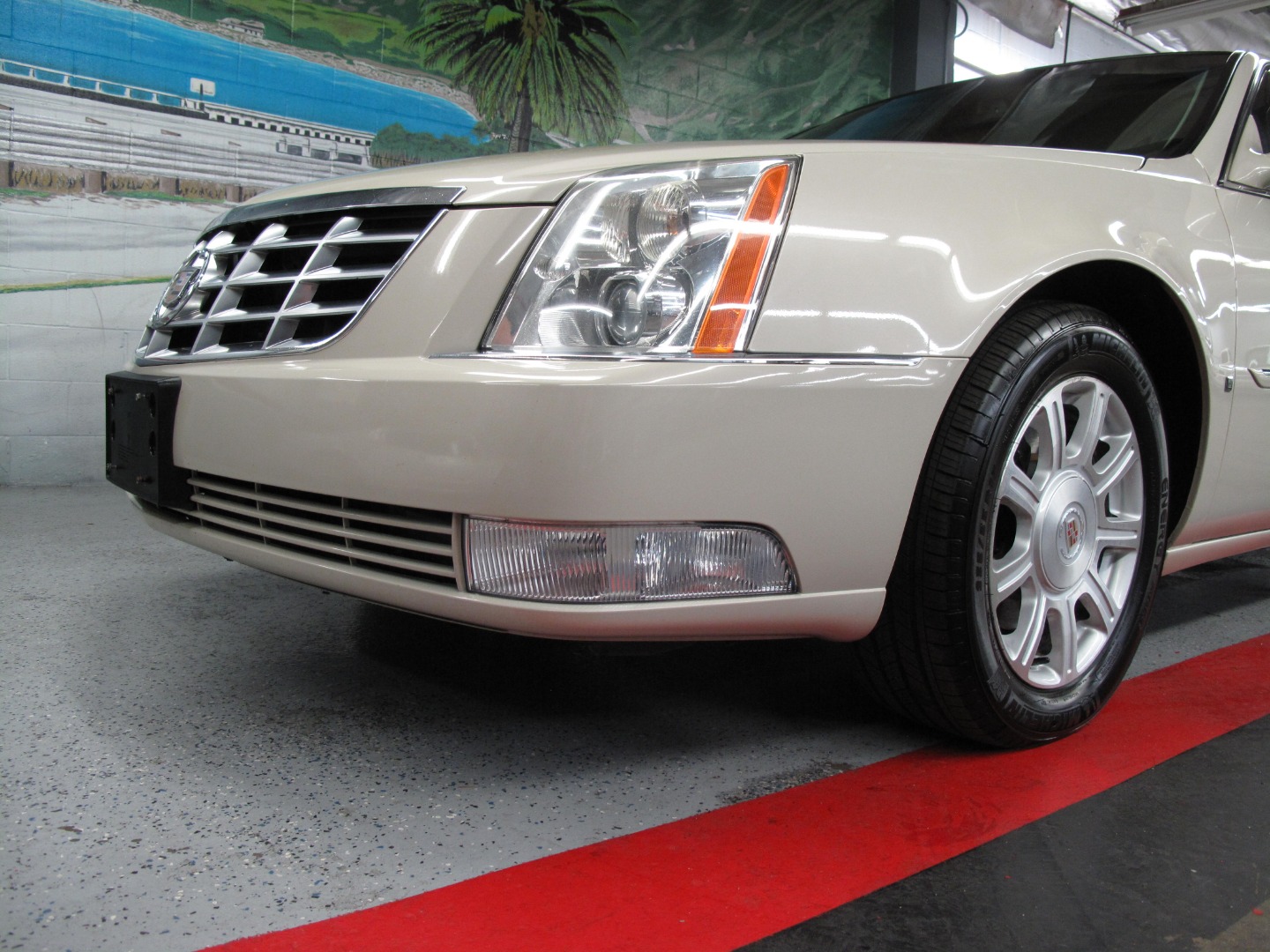 2010 Cadillac DTS Base - Photo 53